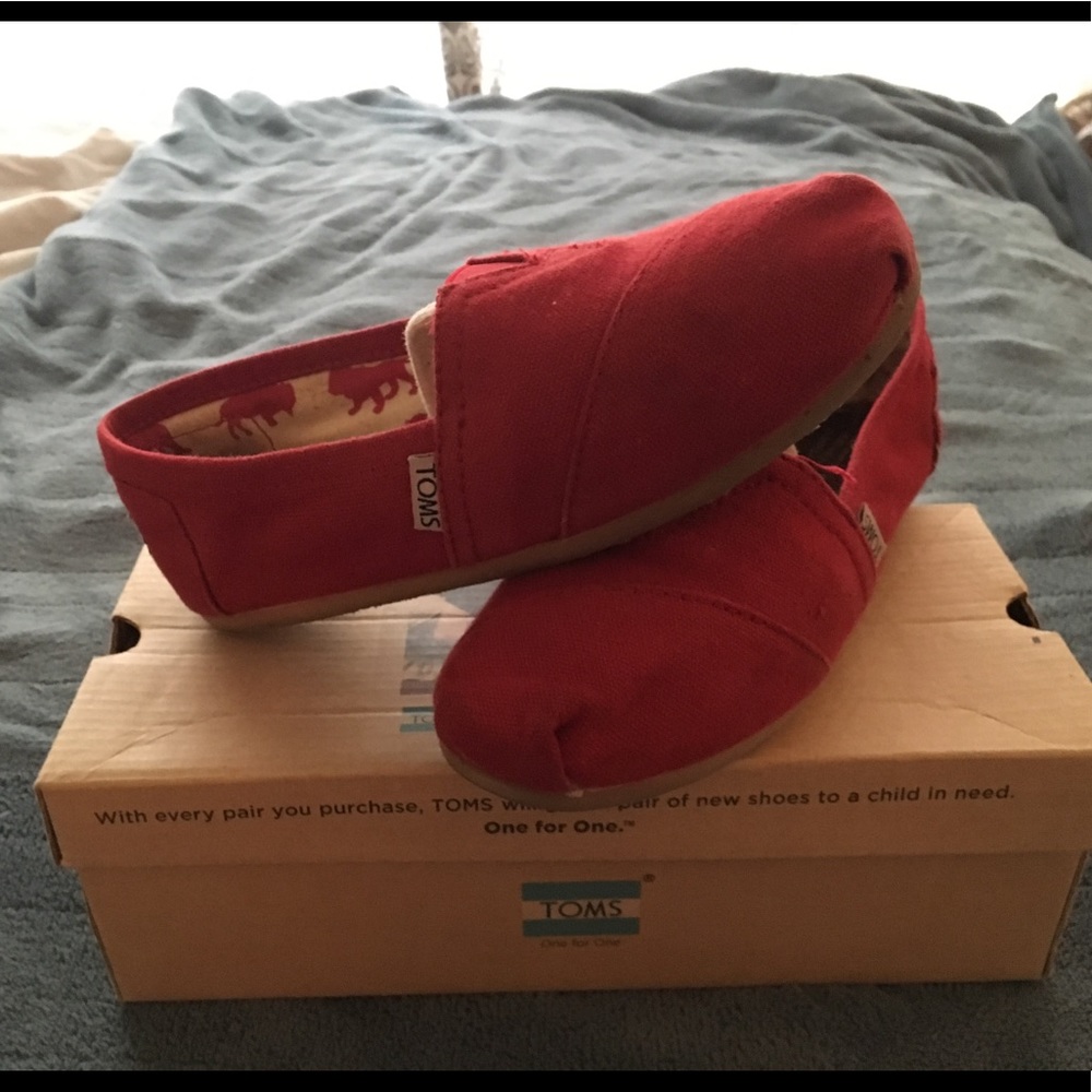 Toms shoes red 5.5